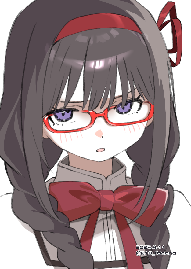 626x880