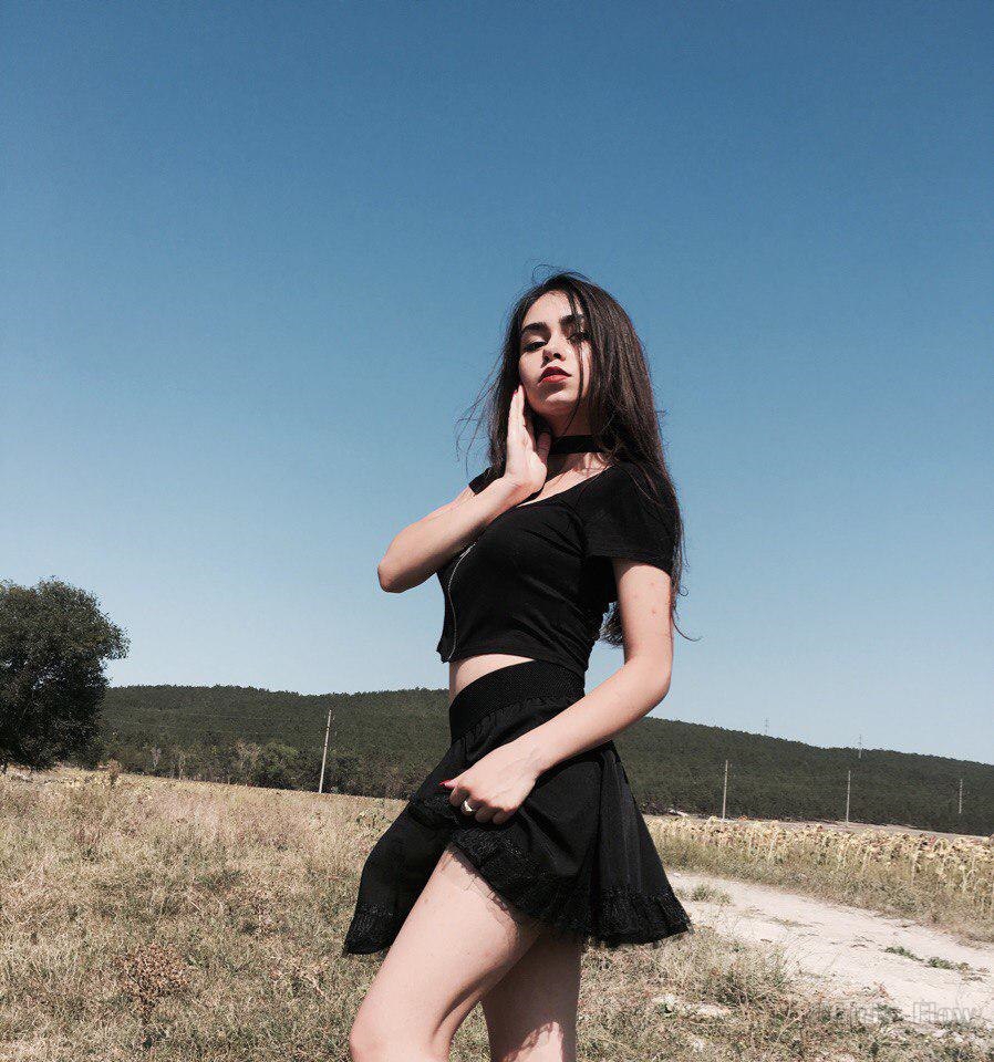 898x960