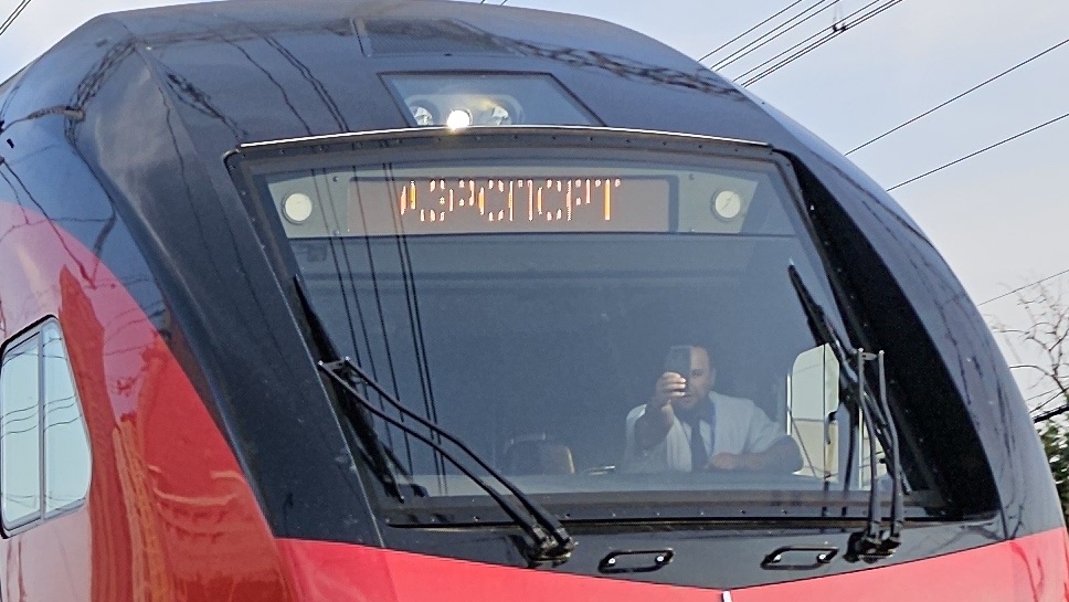 968x545