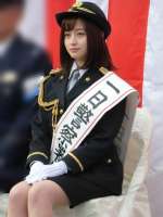 736x981