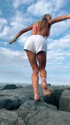 576x1024