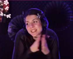 384x311