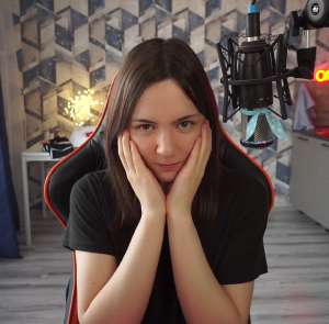 1090x1074