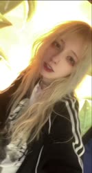688x1278