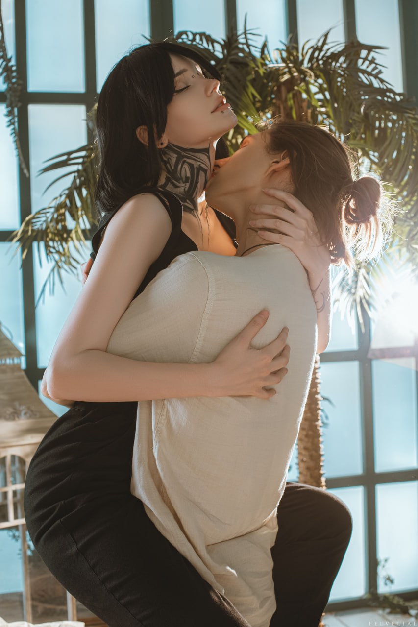 853x1280