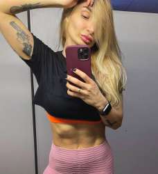 877x960
