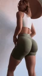 250x444