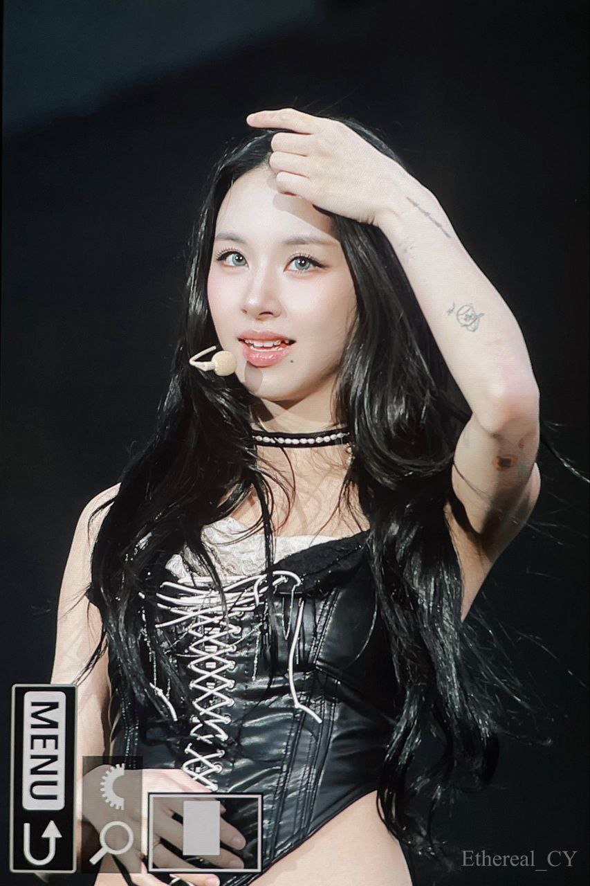 853x1280