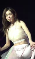 518x854