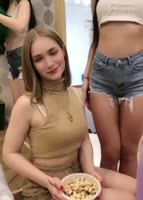 612x854