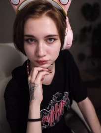 821x1080