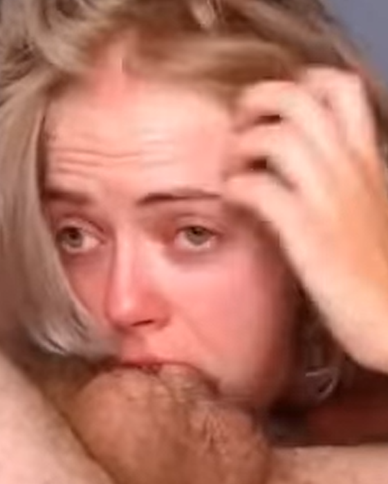 561x699