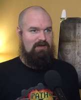879x1080