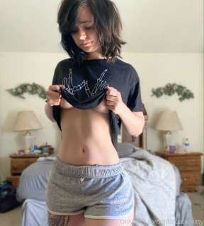 811x901